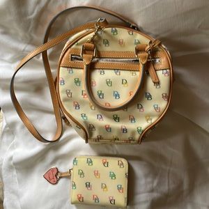 Very nice vintage auth Dooney & Bourke purse and wallet